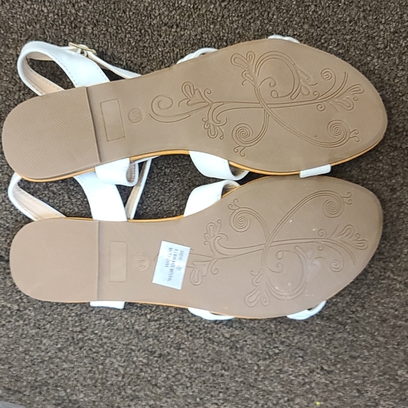 Sandals - Picture 2 of 3